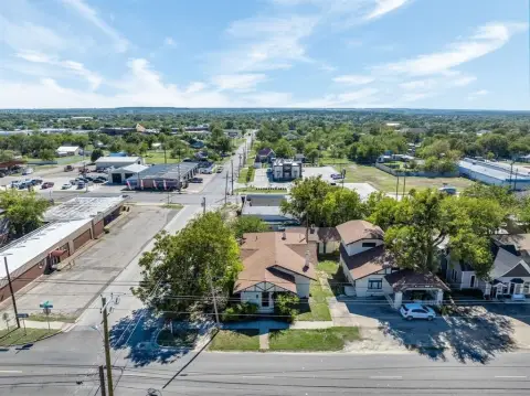 Historic Mineral Wells Office Opportunity