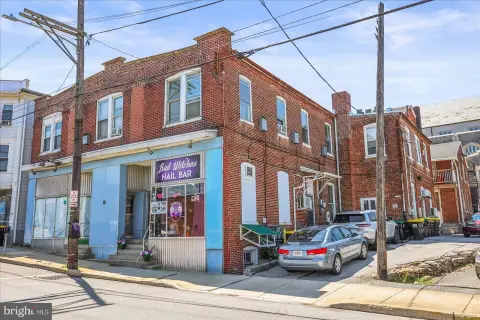 9-Unit Apartment Building