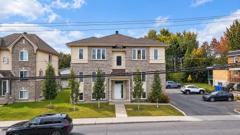 6-Unit Apartment Building