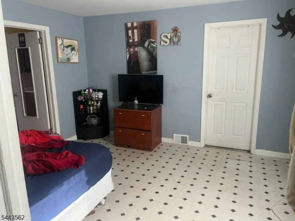 Picture 7