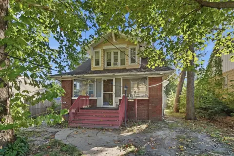 Duplex with Garage