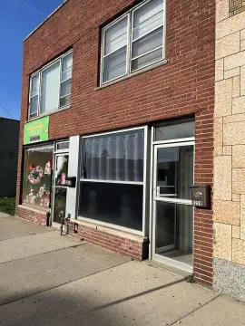 Retail Space in Chicago Available