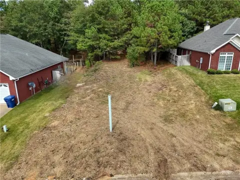 Residential Lot in Hallwood Villas