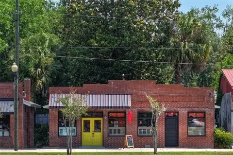 Turnkey Bistro in Prime Location