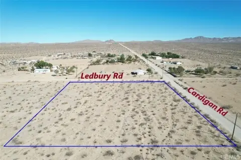 Land/Lot in Oro Grande, CA