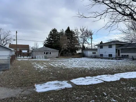 Residential Land in Lyons, IL