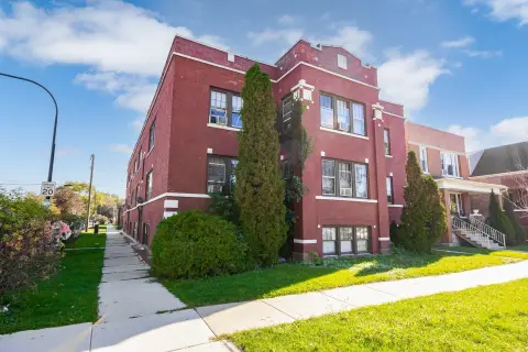 10-Unit Multifamily Building
