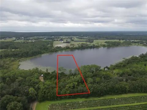 Land on Spring-Fed Roberts Lake