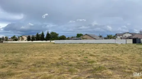 Bakersfield Development Opportunity: 3 Acres