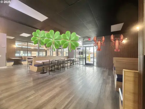 Established Seafood Restaurant in Portland