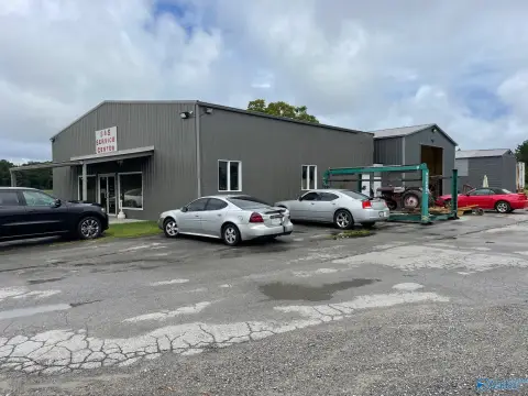 Highway 431 Garage with Equipment