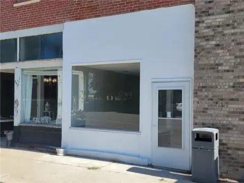 Refreshed Retail/Office Space in Oregon