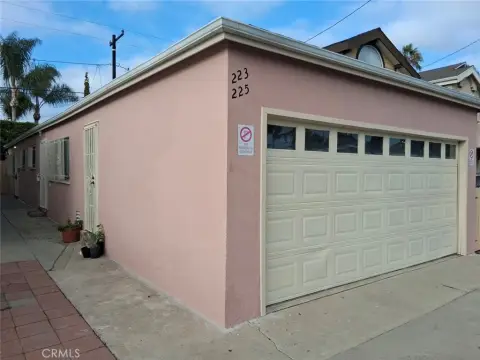 Upgraded Duplex in Prime Location