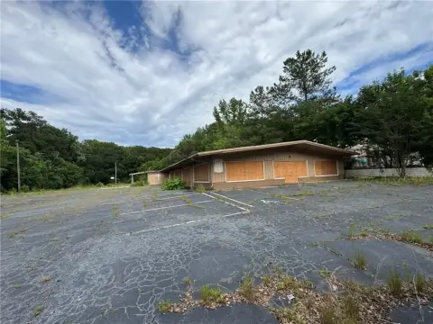 Redevelopment Opportunity in Ben Hill