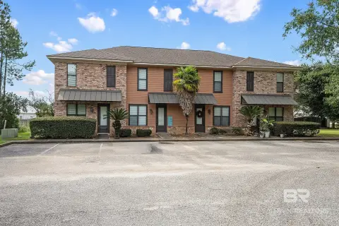 8-Unit Apartment Building