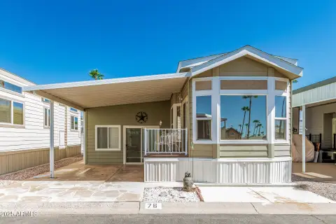 Modern Home in Golden Vista