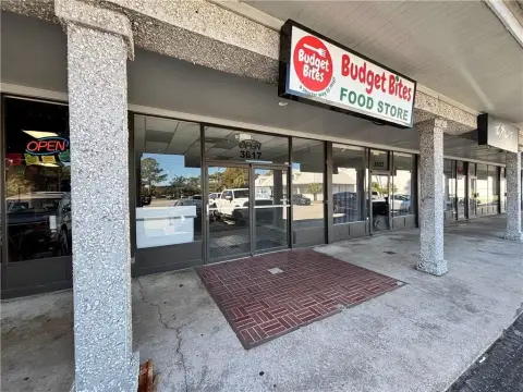 Retail Space in Varsity Plaza