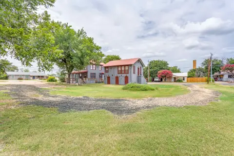 Prime Mixed-Use Opportunity in Llano