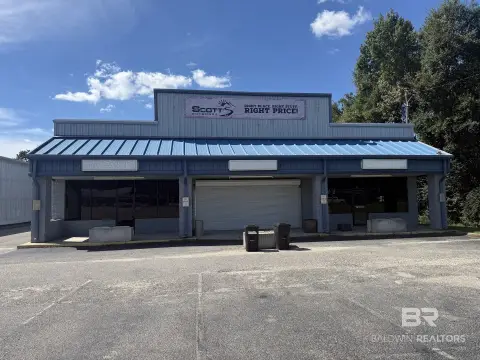 Single-Story Storefront Property