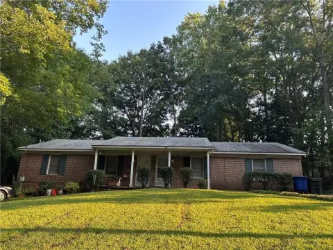 Duplex with Carport