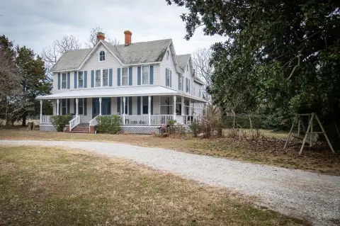 Victorian Farmhouse on Seaside Road