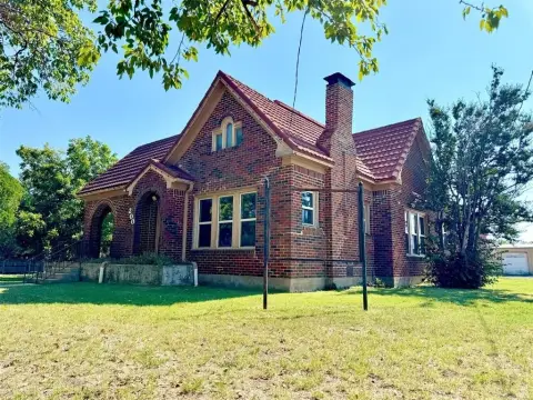 Historic Office Property Near Downtown