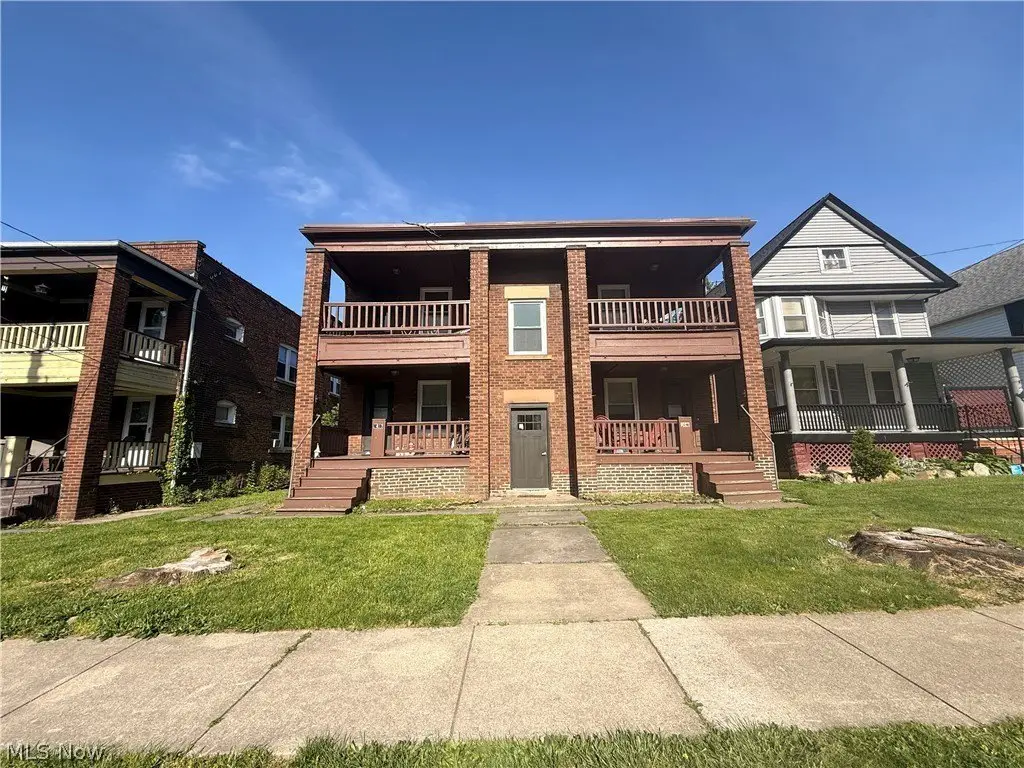 1497 Coutant Ave, Lakewood, OH 44107-5194