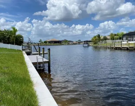 Waterfront Lot in Cape Coral