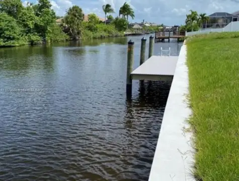 Waterfront Lot in Cape Coral