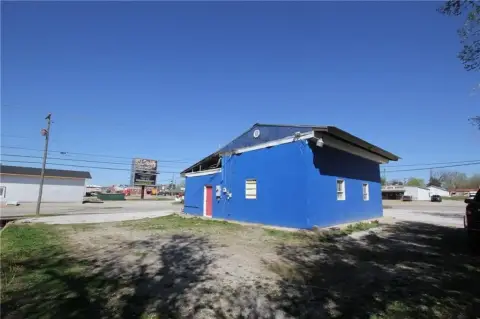 Auto Service Garage on Corner Lot