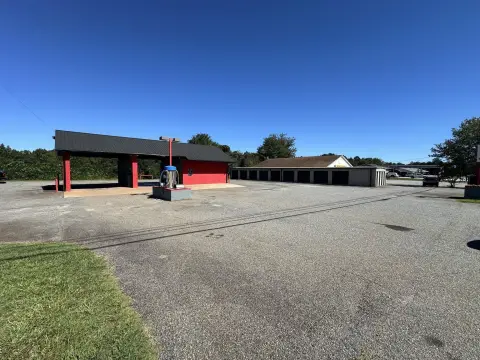 Car Wash with Storage Units
