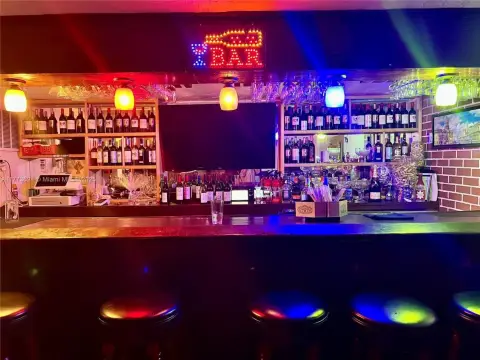 Turnkey Lounge/Restaurant Opportunity in Miami