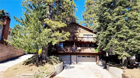 Running Springs Duplex with Garages