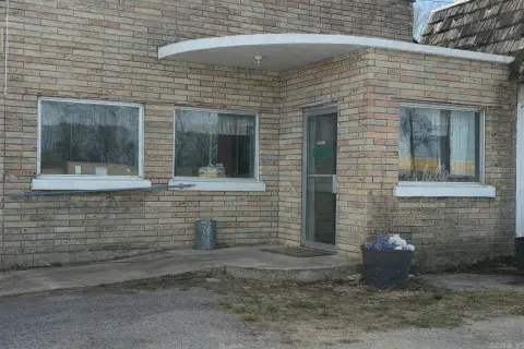 Café with Walk-In Freezer