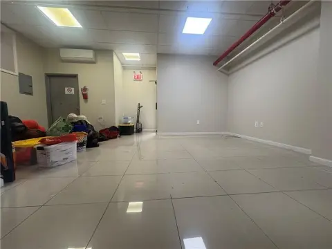 Office Unit with High Ceilings