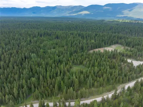 Idyllic Land Parcel Near Whitefish