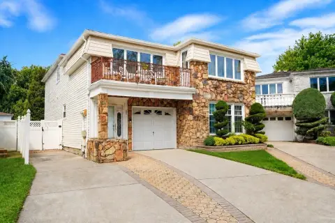 Detached Two-Family Duplex
