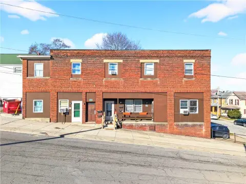 6-Unit Apartment Building