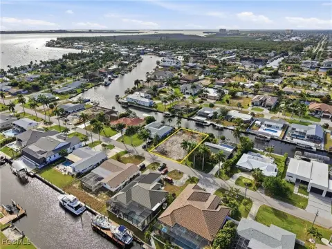 Direct Gulf Access Lot