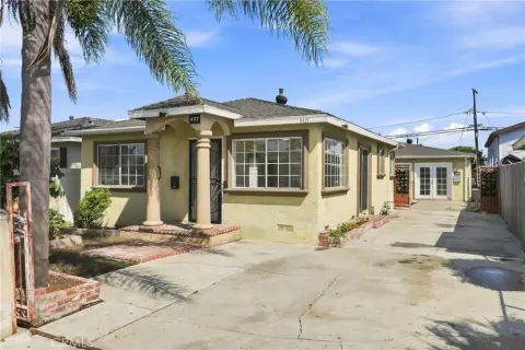 Remodeled Duplex with Vacant Units