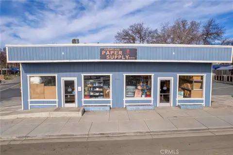 Lakeshore Retail Building For Sale