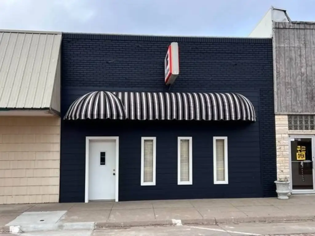 113 E Main St, Mankato, KS 66956