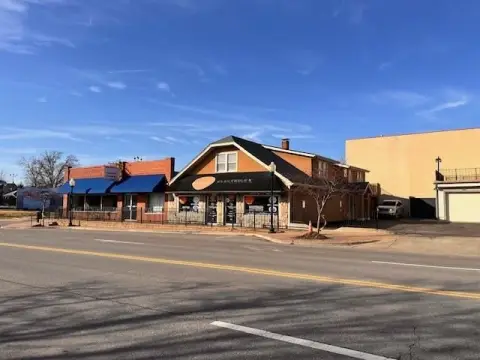 Shawnee Commercial Space For Lease