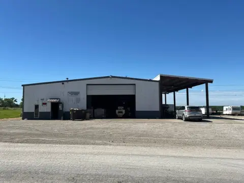 Industrial Building with Wash Bay