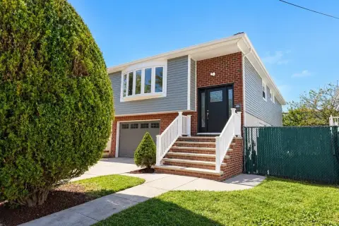 Two-Unit Raised-Ranch Duplex