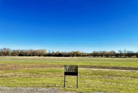 Spacious Land in Bluestem Estates
