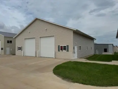 Commercial Condo Near Cedar Rapids Airport