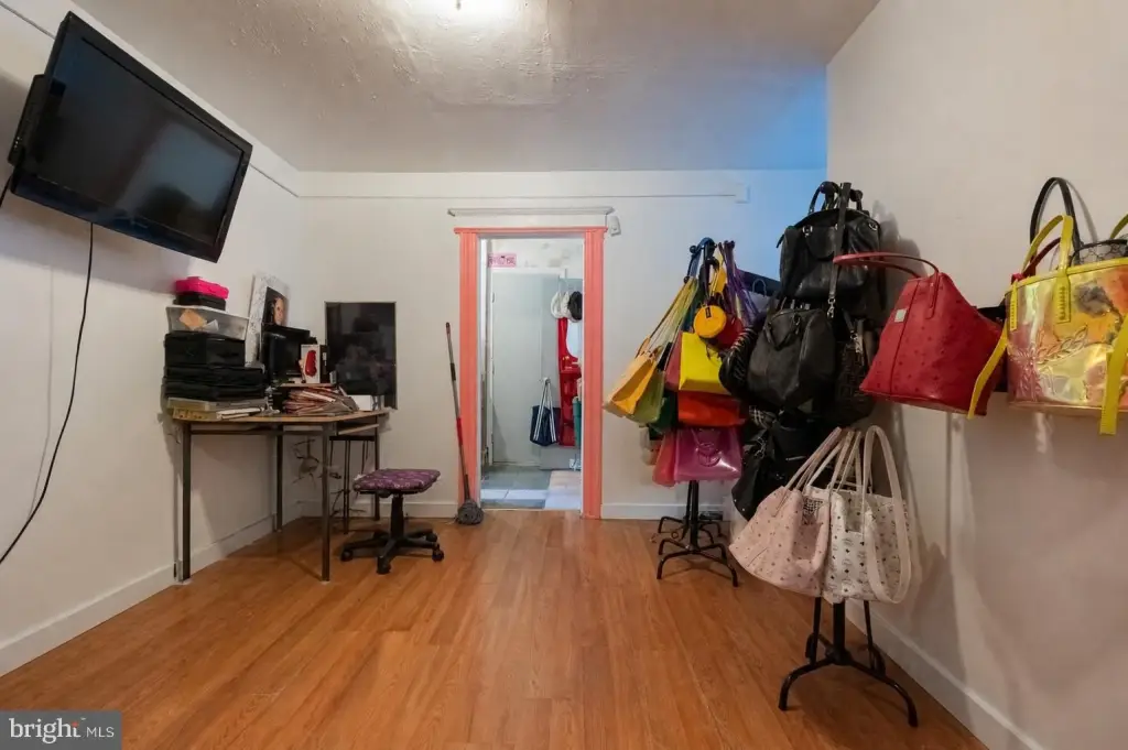Picture 30