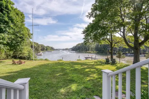 Renovated Waterfront Farmhouse with Dock