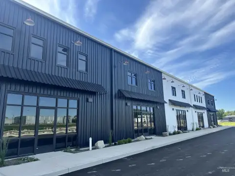 Middleton Commercial Flex Space Available